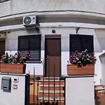 Ibiscus Apartment